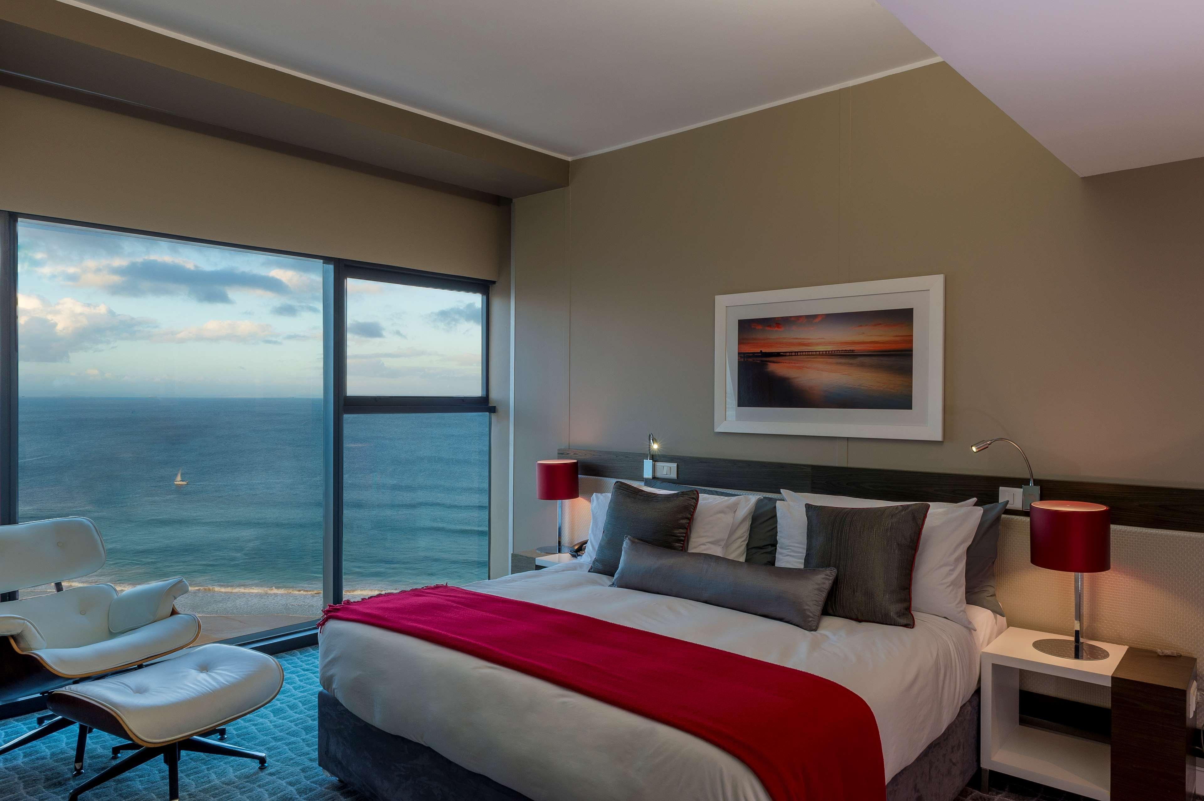 Radisson Blu Hotel, Πορτ Ελίζαμπεθ Εξωτερικό φωτογραφία A bedroom at the Southern Sun Waterfront Cape Town