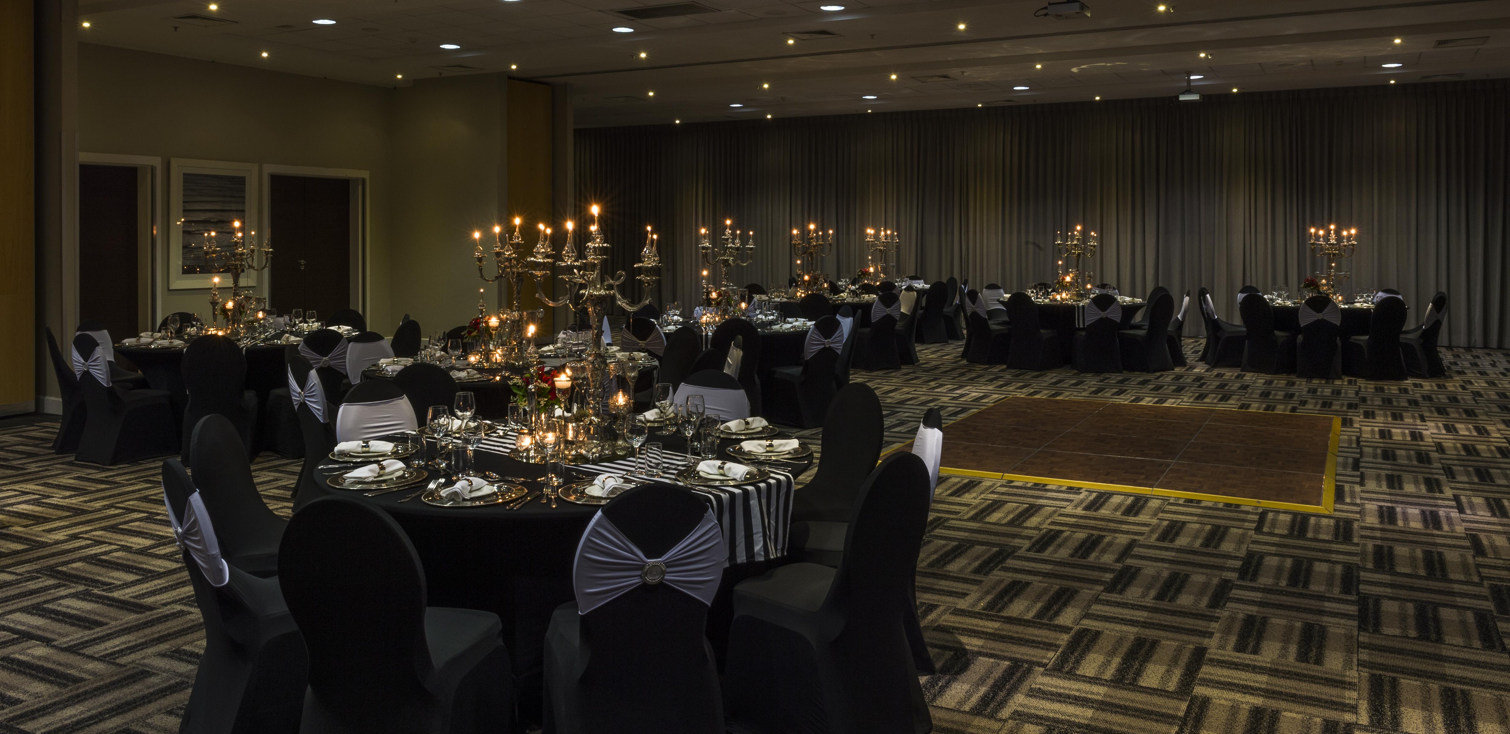 Radisson Blu Hotel, Πορτ Ελίζαμπεθ Εξωτερικό φωτογραφία The ballroom at the Crowne Plaza Hotel, Parramatta