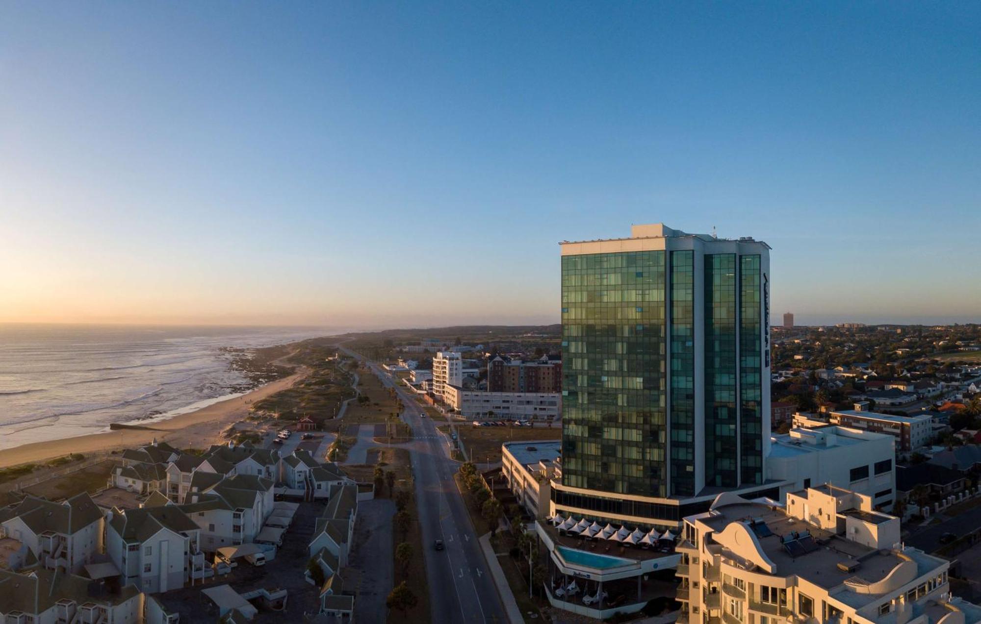 Radisson Blu Hotel, Πορτ Ελίζαμπεθ Εξωτερικό φωτογραφία Aerial view of the hotel
